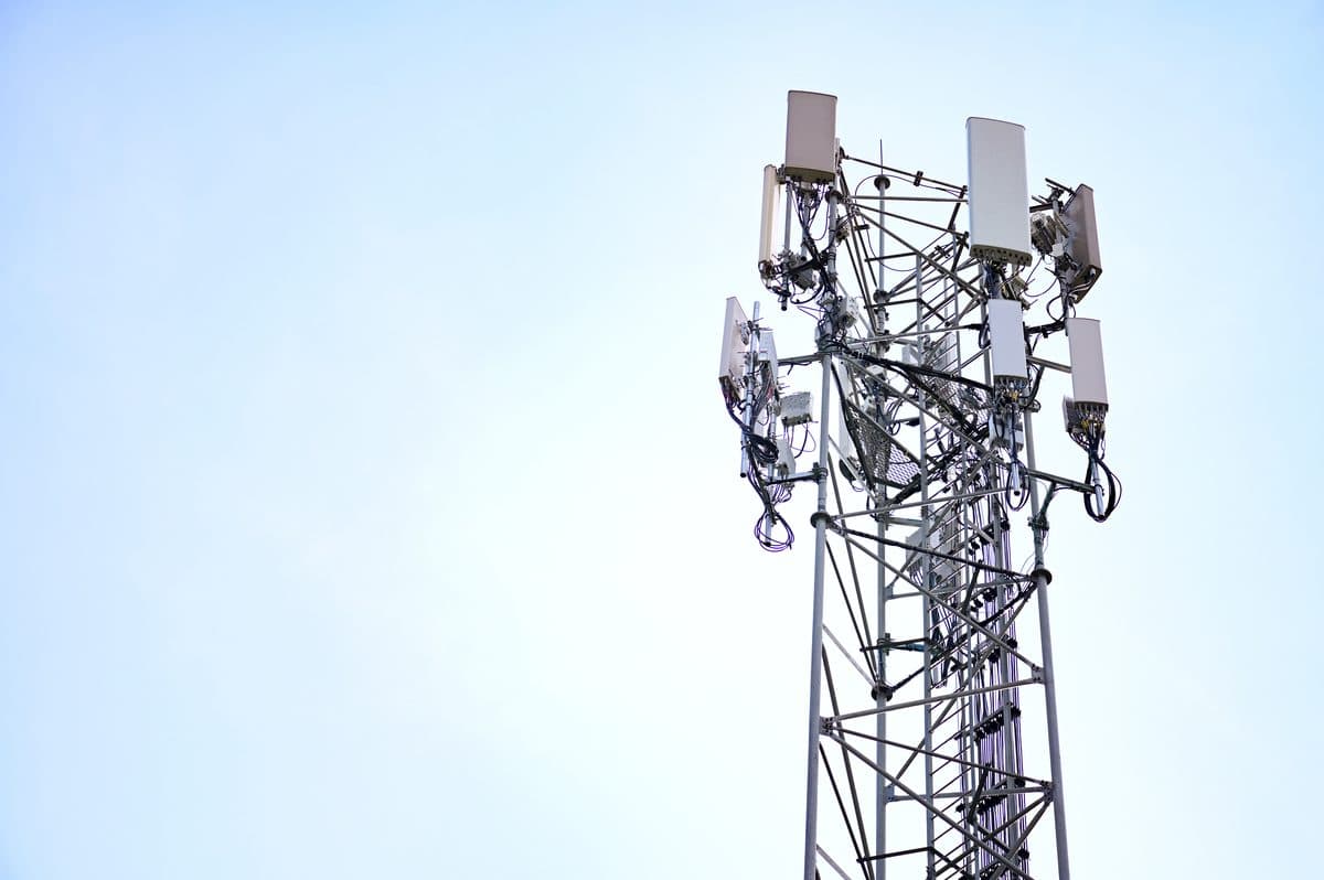Cellular communications tower